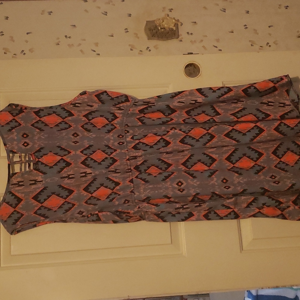 Aztec Design dress - Picture 3 of 4